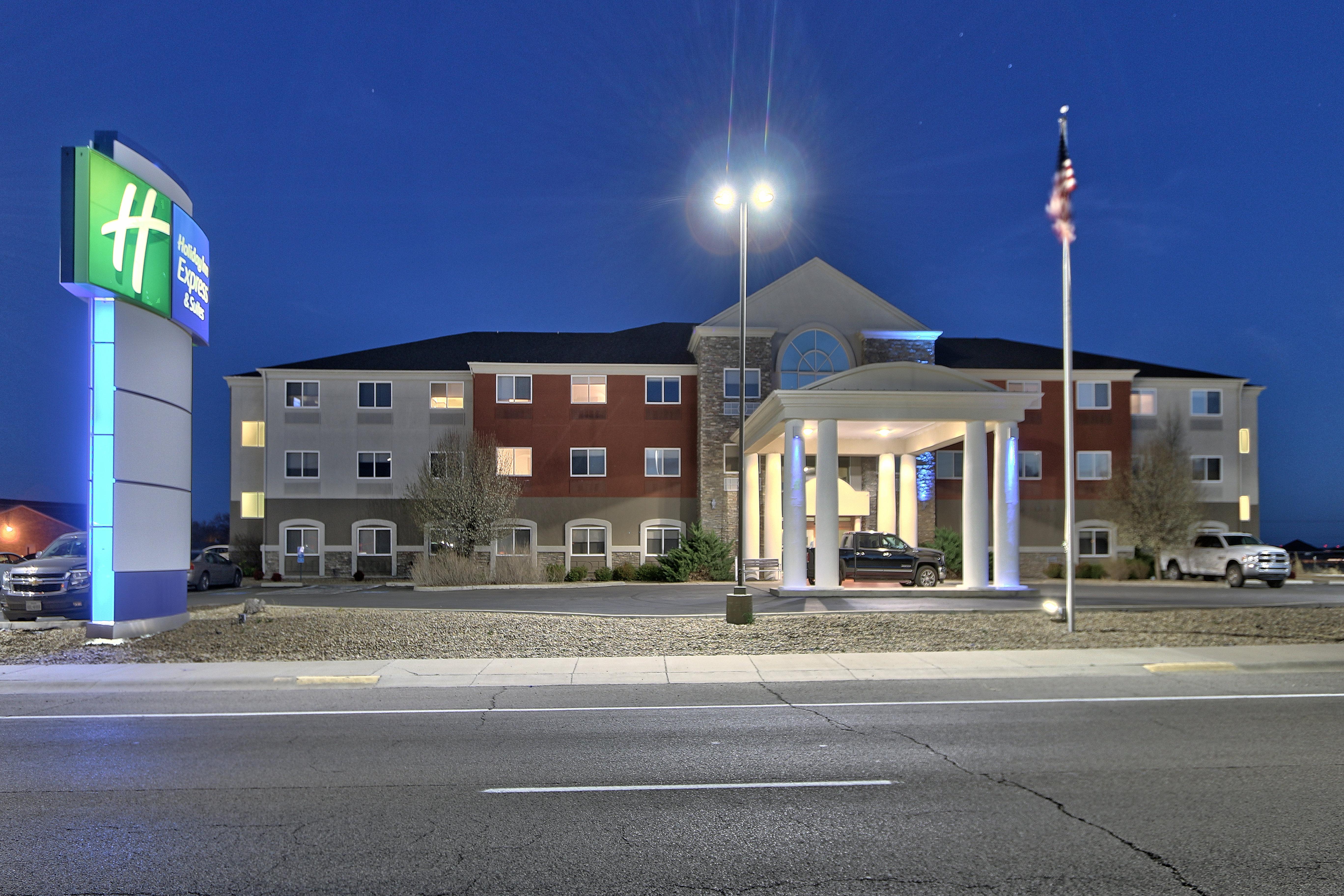 Holiday Inn Express & Suites Portales By Ihg Exterior foto