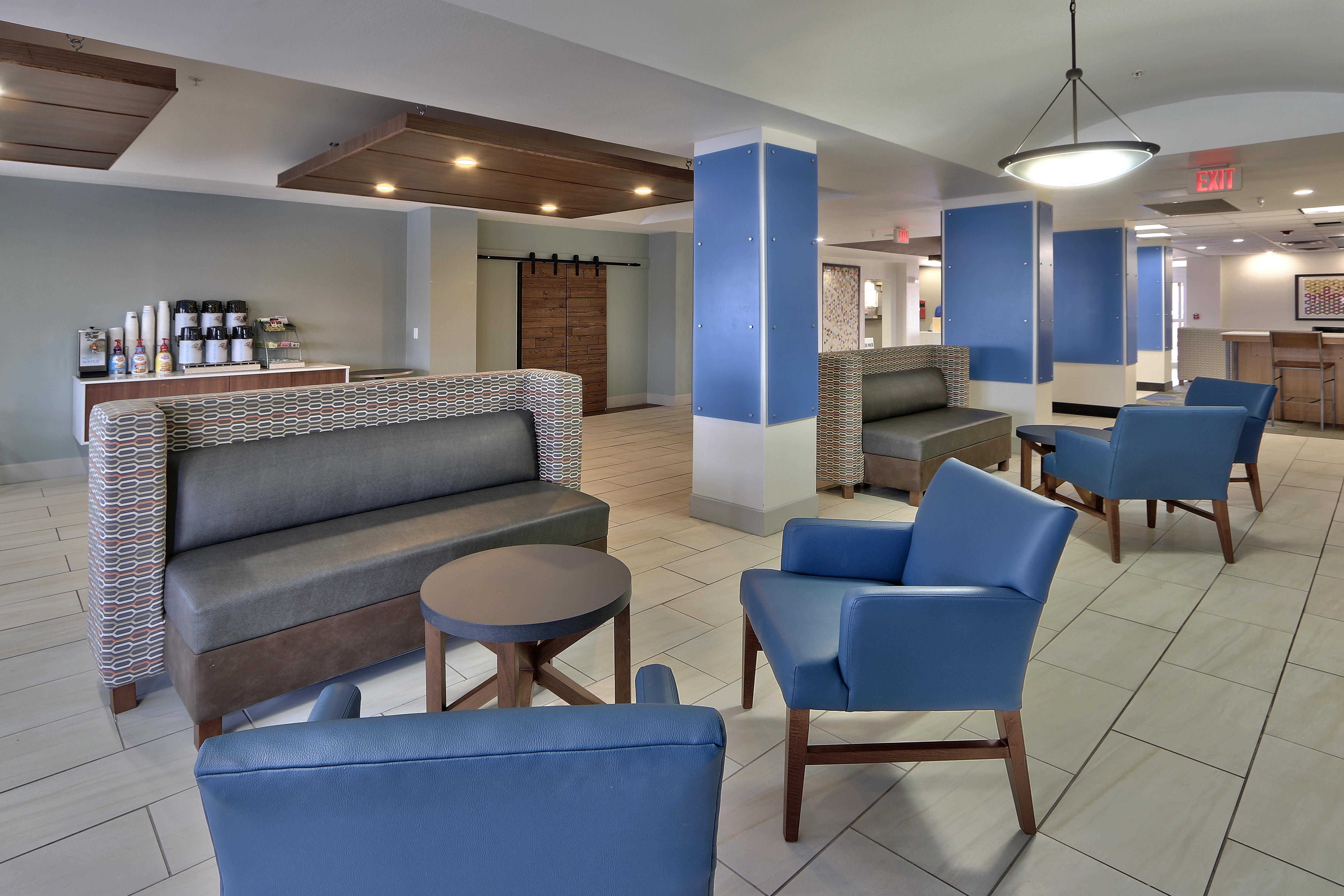 Holiday Inn Express & Suites Portales By Ihg Exterior foto