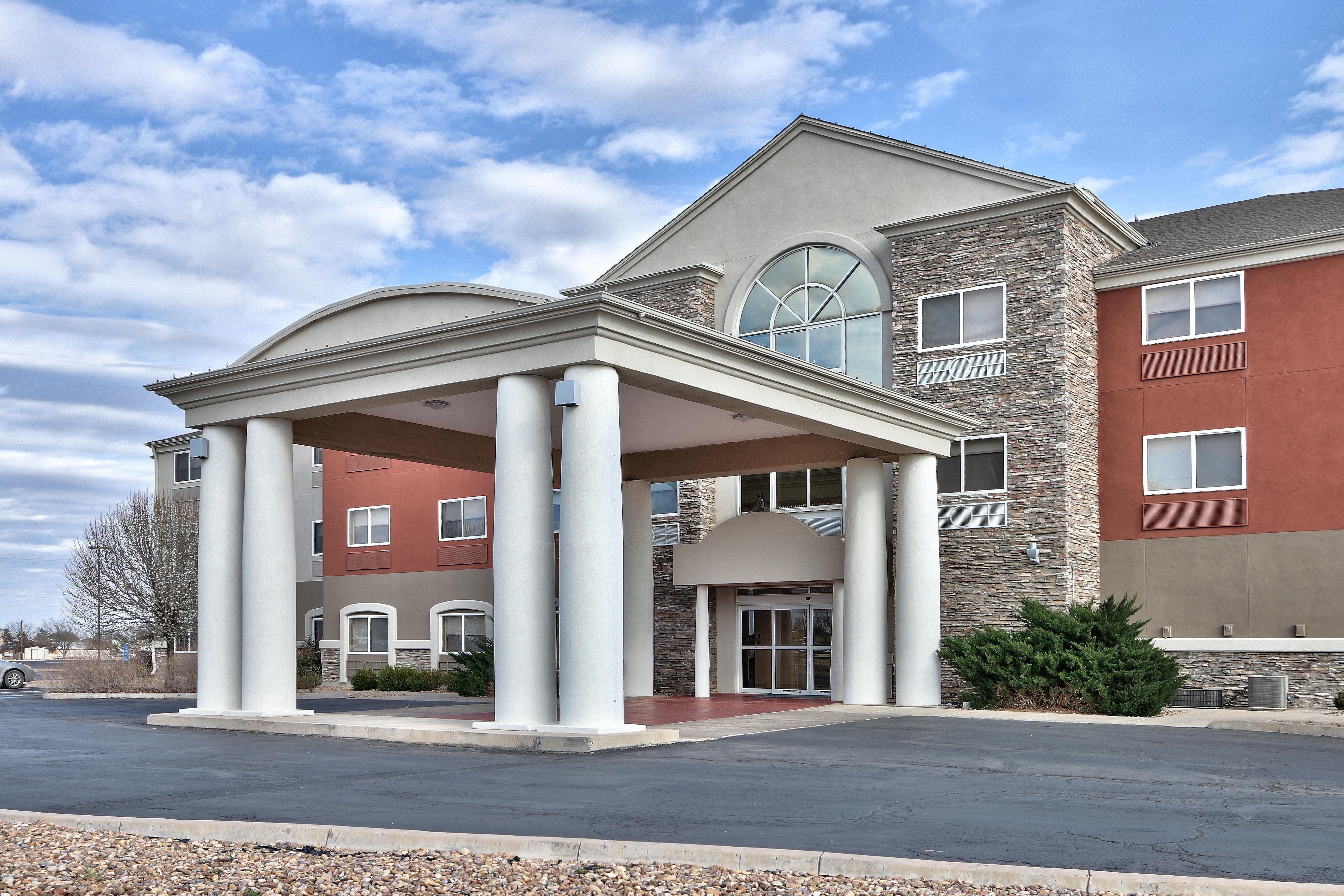 Holiday Inn Express & Suites Portales By Ihg Exterior foto
